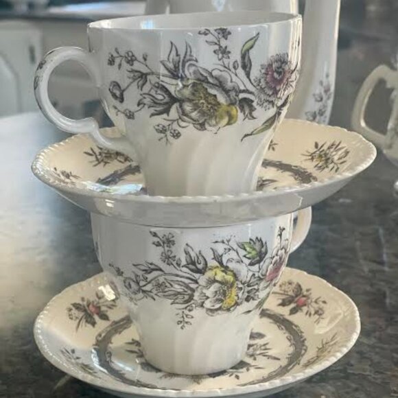 English Set of Teapot, Cup and Saucers and Sugar Bowl Crafted by Wood and Sons - Picture 2 of 14